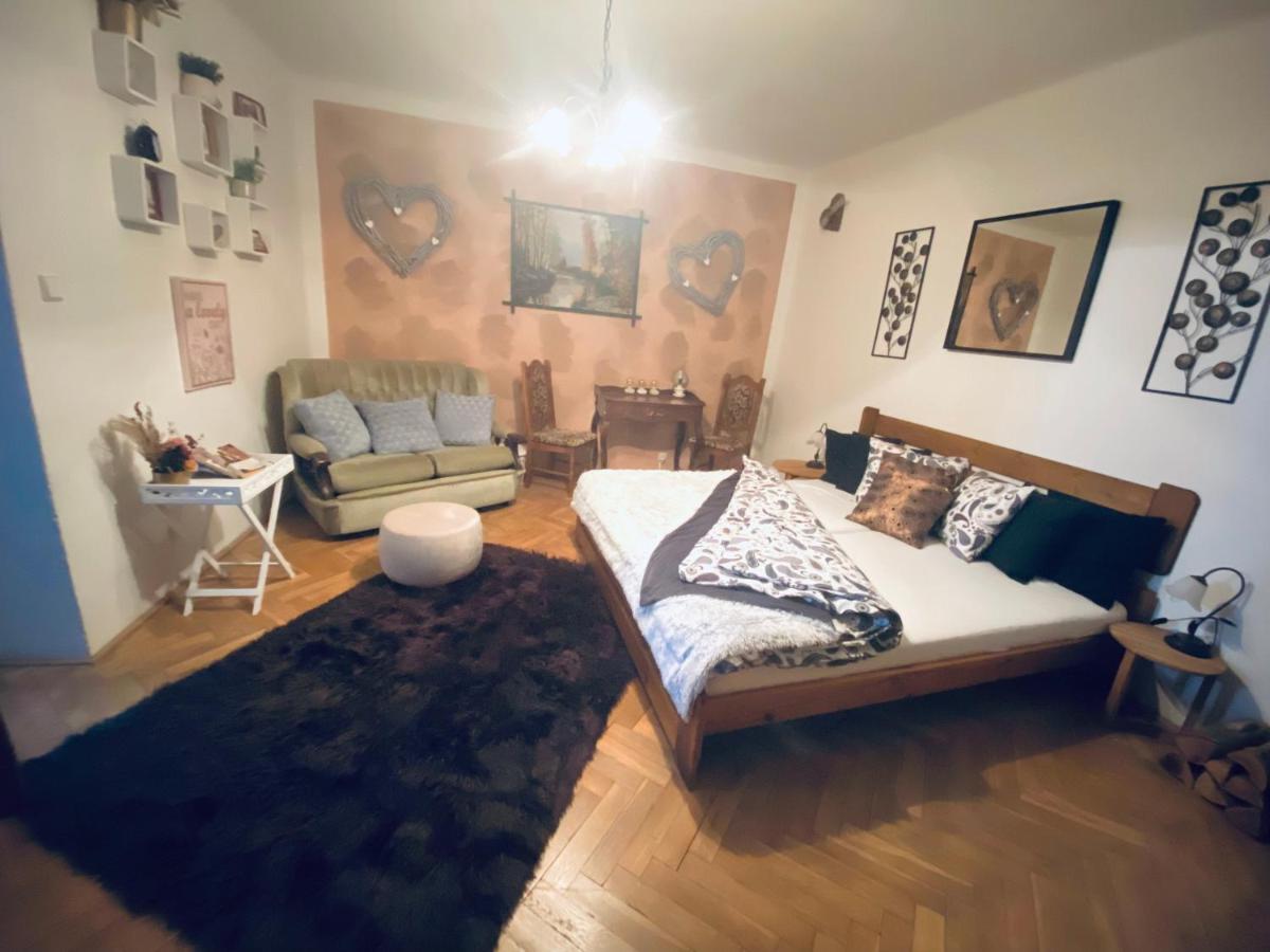 Hotel Kristinka Český Krumlov Esterno foto