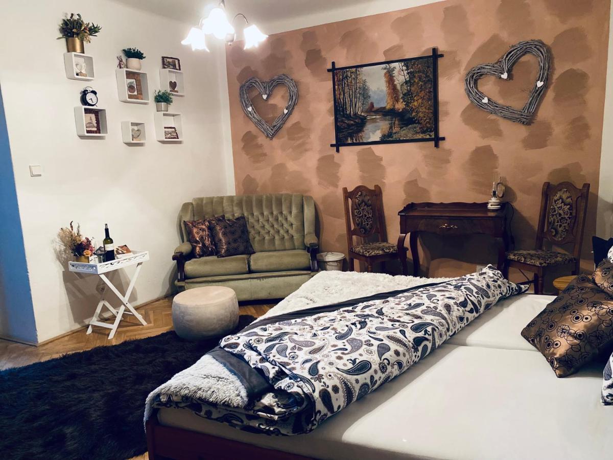 Hotel Kristinka Český Krumlov Esterno foto